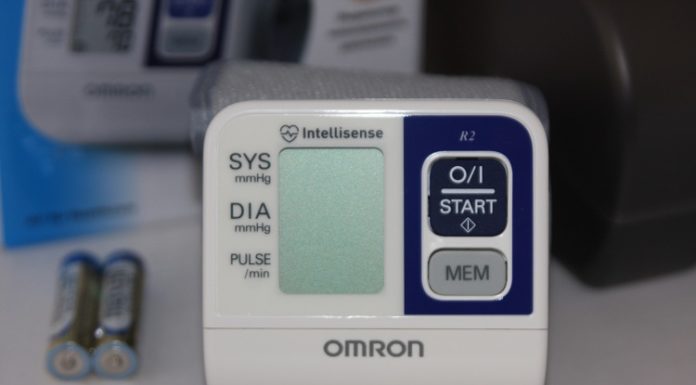 Тонометр Омрон R2